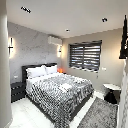 Shkoder Apartament 公寓